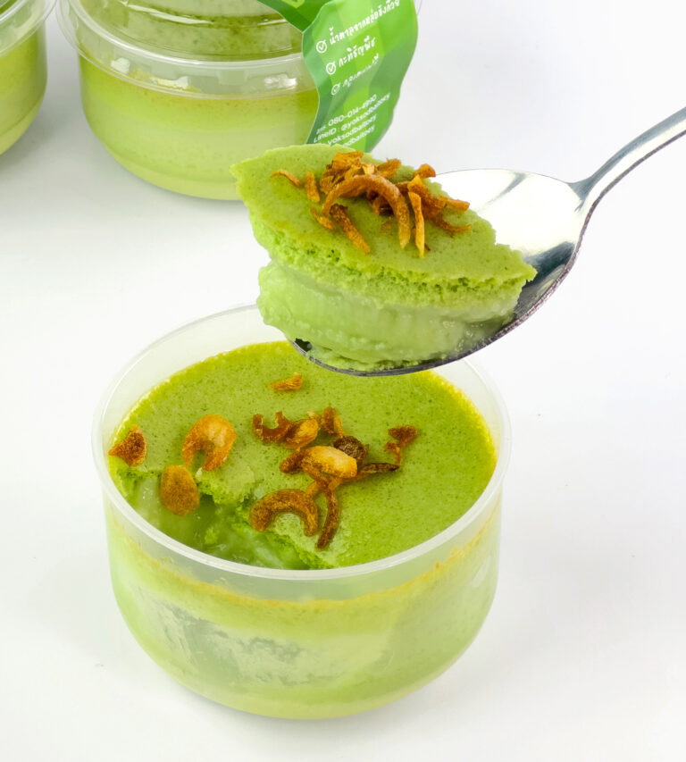 หม้อแกงไข่ขาว (Egg White Custard) ขนมไทยใบเตยแท้ หยกสด